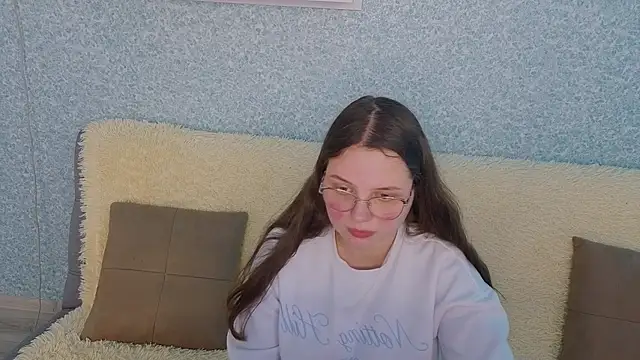 SofiDreamm online show from 4, 4, 2026