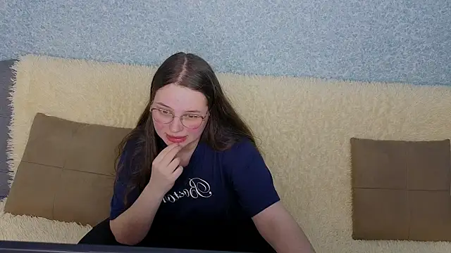 SofiDreamm online show from 17, 4, 2026