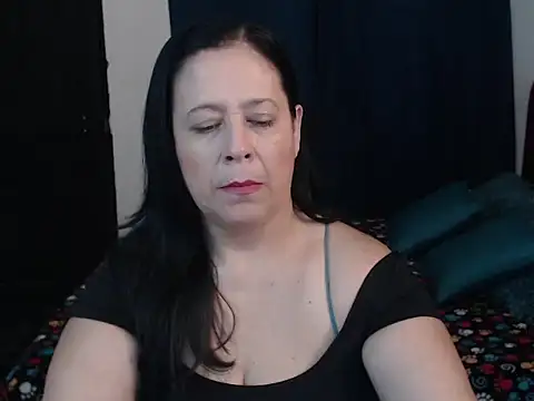 Snapshot of carlareyesk977 chatting on 8, 6, 2026 carlareyesk977 online show from 8, 6, 2026