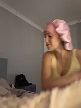 Goldenfairy online show from 17, 4, 2026