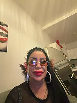 Ruyaaqueen online show from 1, 4, 2026