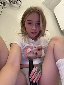 Snapshot of -mimi-mia- chatting on 9, 4, 2026 -mimi-mia- online show from 9, 4, 2026