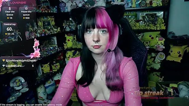 Snapshot of CutieTracer chatting on 11, 7, 2026 CutieTracer online show from 11, 7, 2026