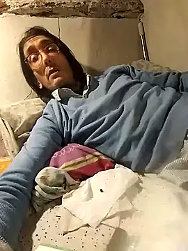 Snapshot of Polroom02 chatting on 15, 4, 2026 Polroom02 online show from 15, 4, 2026