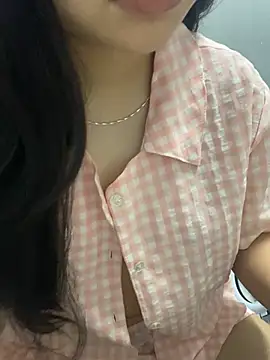 Rosecute11 online show from 4, 5, 2026