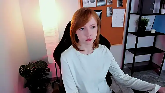 CherryCrushLove online show from 10, 5, 2026