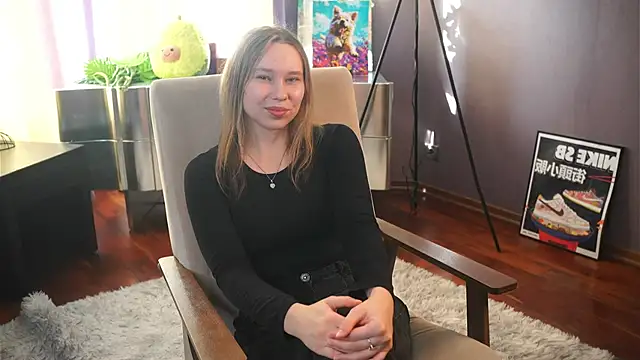 MathaConnie online show from 6, 4, 2026