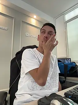 Liam Fiire online show from 22, 4, 2026