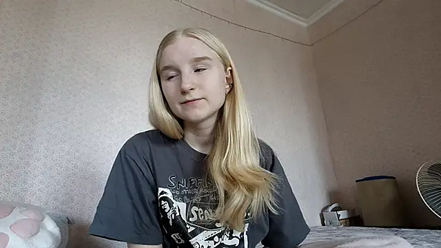 Snapshot of ForwentSeat chatting on 11, 4, 2026 ForwentSeat online show from 11, 4, 2026
