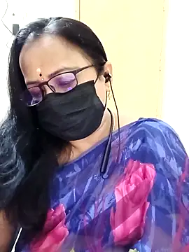 Snapshot of monisha_cam chatting on 9, 4, 2026 monisha cam online show from 9, 4, 2026