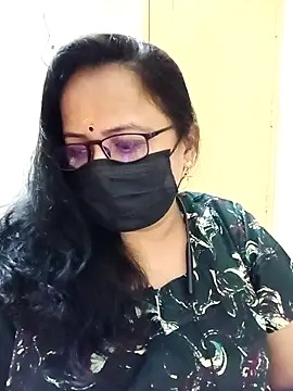 Snapshot of monisha_cam chatting on 11, 4, 2026 monisha cam online show from 11, 4, 2026