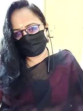 Snapshot of monisha_cam chatting on 15, 4, 2026 monisha cam online show from 15, 4, 2026
