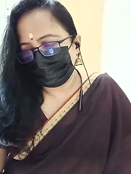 Snapshot of monisha_cam chatting on 14, 5, 2026 monisha cam online show from 14, 5, 2026