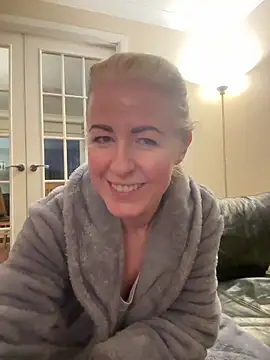 Laylaskyexx online show from 15, 4, 2026