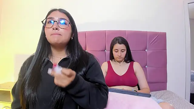 Elisa n Emma online show from 19, 4, 2026