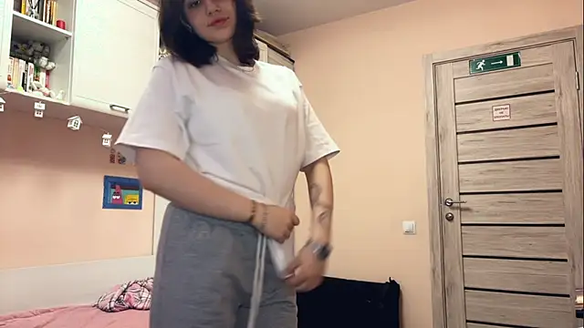 Snapshot of NoraSweetie chatting on 2, 4, 2026 NoraSweetie online show from 2, 4, 2026