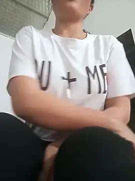 Snapshot of anhhuyen1 chatting on 2, 4, 2026 anhhuyen1 online show from 2, 4, 2026