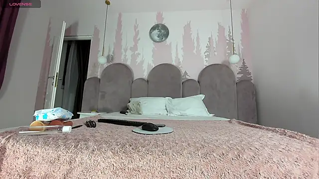 Snapshot of NolaDonovan chatting on 3, 4, 2026 NolaDonovan online show from 3, 4, 2026