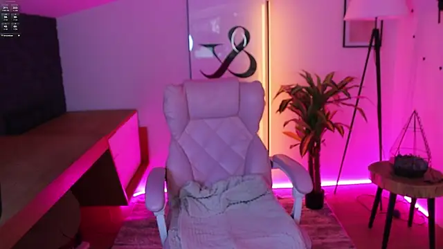 Liil Peach online show from 18, 5, 2026