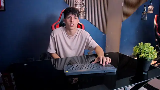 DamiaanXx online show from 9, 4, 2026