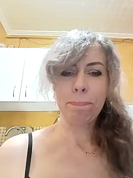 TaynaSecret online show from 22, 4, 2026