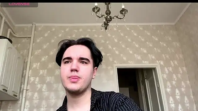 TylerSweet  online show from 9, 4, 2026