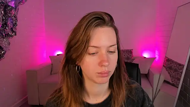 MeganClapp online show from 28, 5, 2026