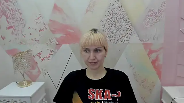 Helgy asy online show from 7, 4, 2026