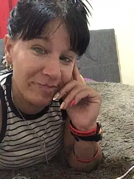 Laacoluu online show from 5, 4, 2026