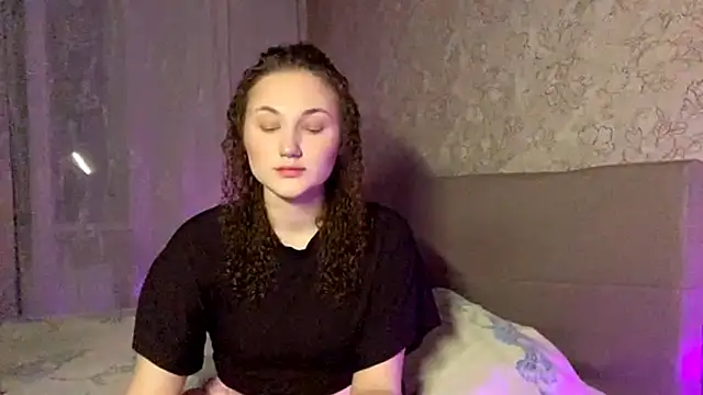 SophieNiktashu online show from 12, 4, 2026