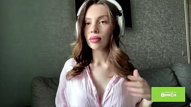 Snapshot of anycamx chatting on 13, 4, 2026 anycamx online show from 13, 4, 2026