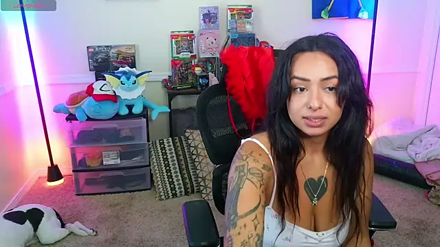 Snapshot of Controllercutie chatting on 8, 6, 2026 Controllercutie online show from 8, 6, 2026
