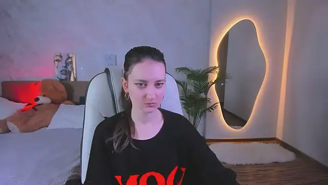 Snapshot of _SummerLila chatting on 6, 4, 2026 SummerLila online show from 6, 4, 2026