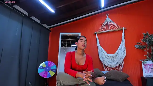 liahspencer online show from 18, 5, 2026