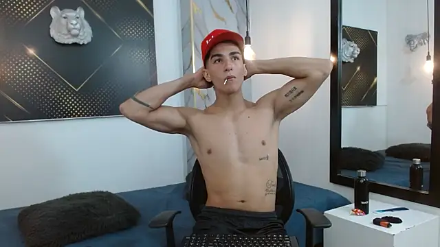 Snapshot of GoldenDesireX_ chatting on 7, 4, 2026 GoldenDesireX online show from 7, 4, 2026