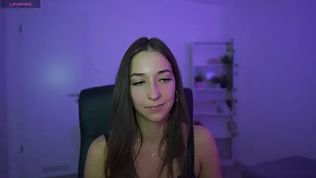 Crystalbrunette18 online show from 26, 4, 2026