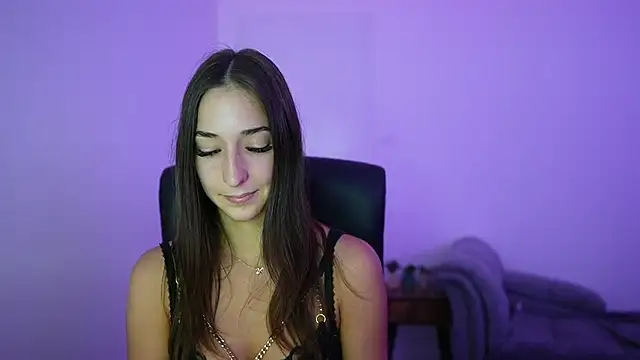 Crystalbrunette18 online show from 14, 6, 2026