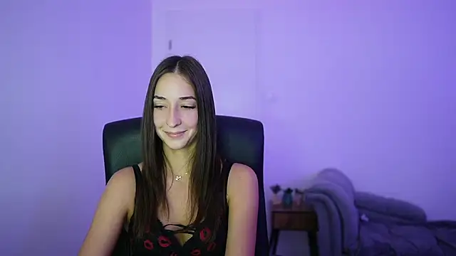 Crystalbrunette18 online show from 21, 6, 2026