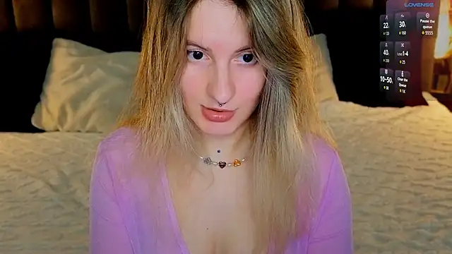 Snapshot of Daryana_Gray chatting on 12, 5, 2026 Daryana Gray online show from 12, 5, 2026
