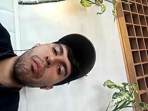 RodrigoColby2 online show from 10, 4, 2026