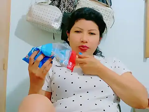 Snapshot of MojaditPussy chatting on 13, 5, 2026 MojaditPussy online show from 13, 5, 2026