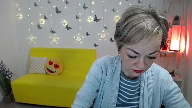 Snapshot of NikaMayu chatting on 8, 5, 2026 NikaMayu online show from 8, 5, 2026