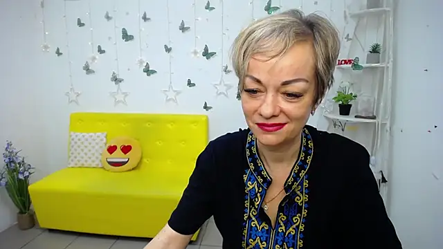 Snapshot of NikaMayu chatting on 12, 5, 2026 NikaMayu online show from 12, 5, 2026