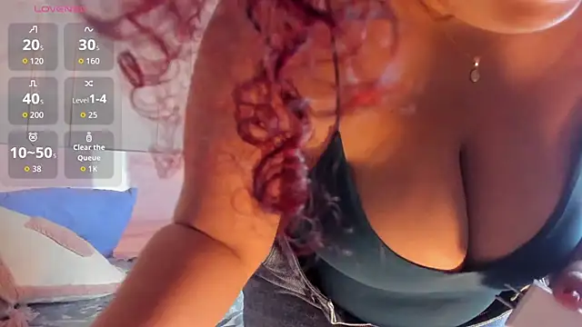 Snapshot of Zara_Holly_ chatting on 12, 4, 2026 Zara Holly online show from 12, 4, 2026