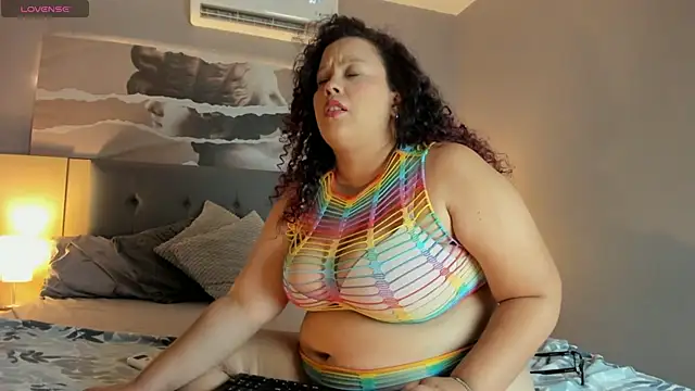 Zara Holly  online show from 26, 5, 2026