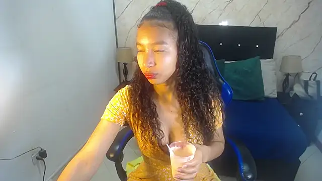 hasley cute online show from 25, 4, 2026