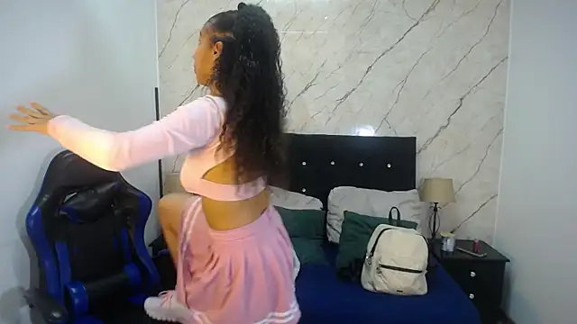 hasley cute online show from 4, 5, 2026