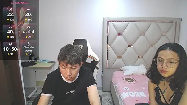 Zoe and jackk  online show from 4, 5, 2026