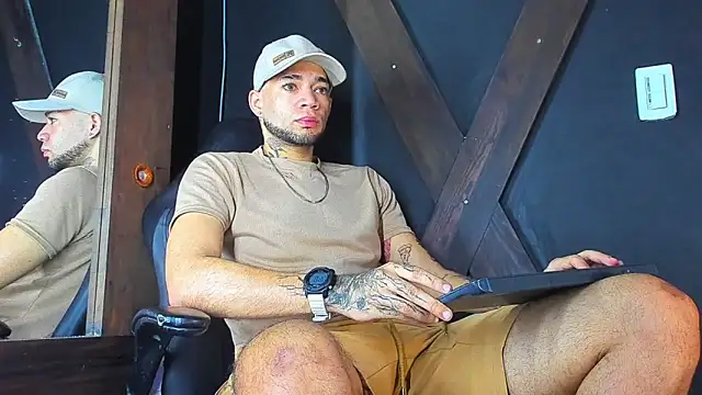 Snapshot of Daniel_huge22 chatting on 17, 4, 2026 Daniel huge22 online show from 17, 4, 2026