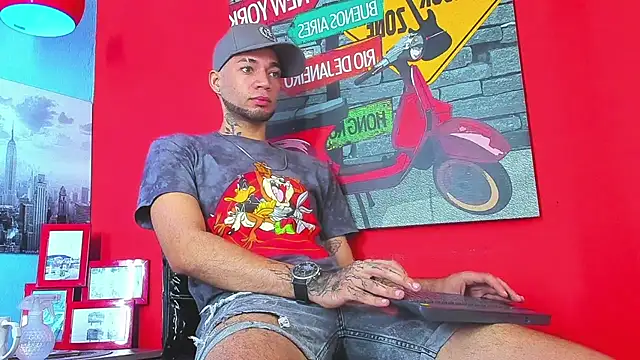 Snapshot of Daniel_huge22 chatting on 28, 4, 2026 Daniel huge22 online show from 28, 4, 2026